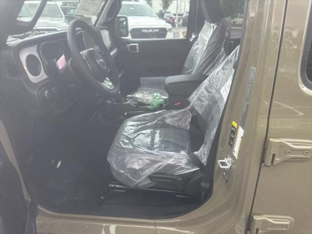 2025 Jeep Gladiator GLADIATOR SPORT S 4X4