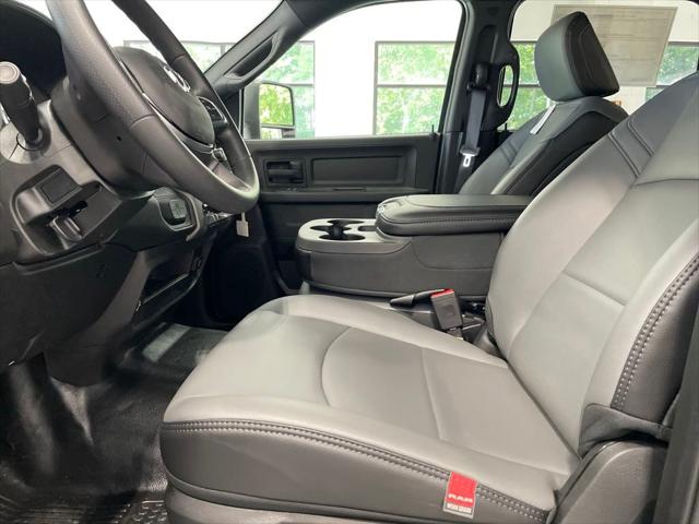 2025 RAM Ram 2500 RAM 2500 TRADESMAN CREW CAB 4X4 8 BOX