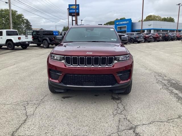 2025 Jeep Grand Cherokee GRAND CHEROKEE LAREDO X 4X4