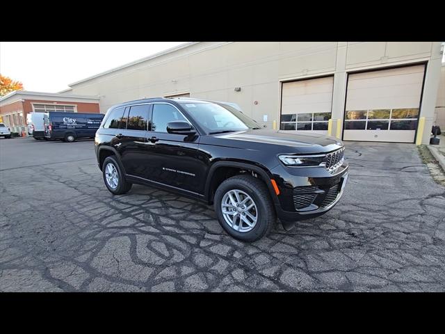 2025 Jeep Grand Cherokee GRAND CHEROKEE LAREDO X 4X4 2025 Jeep Grand Cherokee GRAND CHEROKEE LAREDO X 4X4