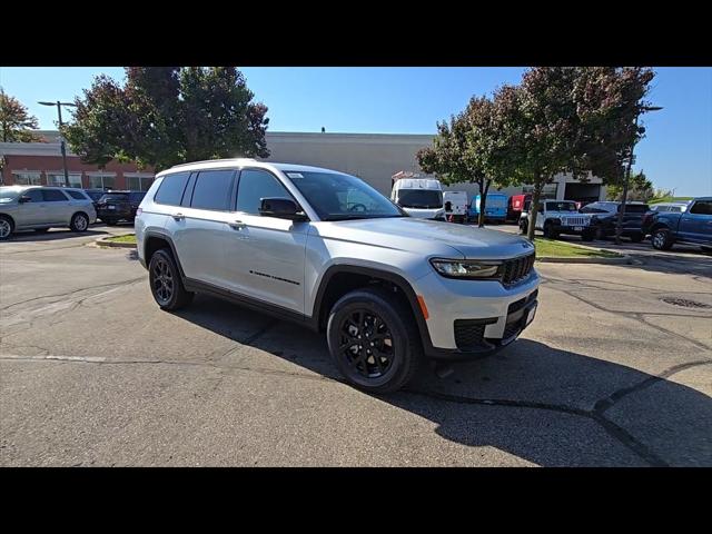 2025 Jeep Grand Cherokee GRAND CHEROKEE L ALTITUDE 4X4