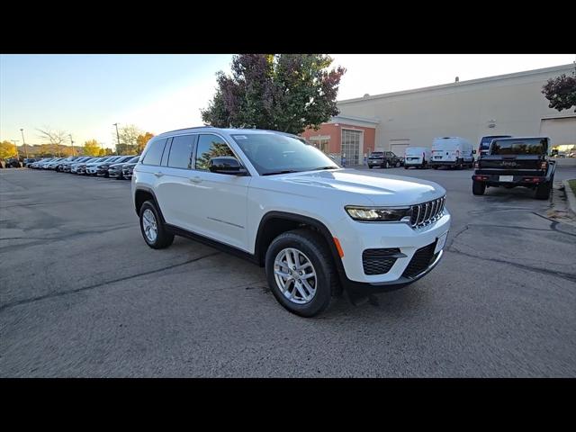 2025 Jeep Grand Cherokee GRAND CHEROKEE LAREDO X 4X4 2025 Jeep Grand Cherokee GRAND CHEROKEE LAREDO X 4X4