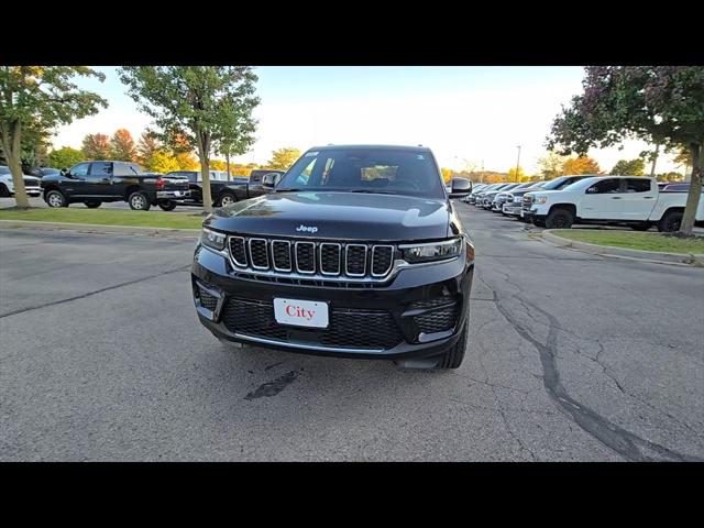 2025 Jeep Grand Cherokee GRAND CHEROKEE LAREDO 4X4