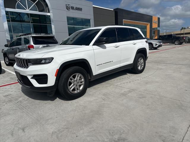 2023 Jeep Grand Cherokee Laredo 4x2