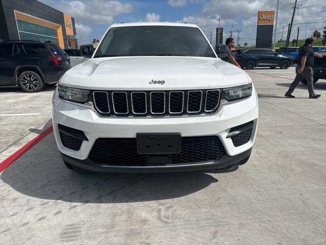 2023 Jeep Grand Cherokee Laredo 4x2