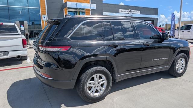 2023 Jeep Grand Cherokee Laredo 4x2