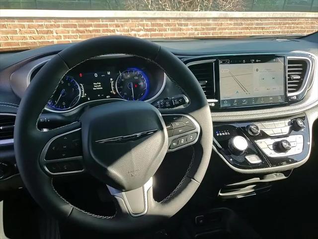 2026 Chrysler Pacifica Select AWD