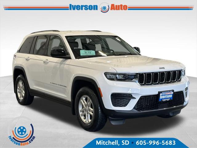 2022 Jeep Grand Cherokee Laredo 4x4 2022 Jeep Grand Cherokee Laredo 4x4