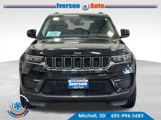 2022 Jeep Grand Cherokee Laredo 4x4 2022 Jeep Grand Cherokee Laredo 4x4