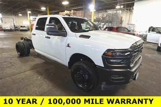 2026 RAM Ram 3500 Chassis Cab RAM 3500 TRADESMAN CREW CAB CHASSIS 4X4 60 CA 2026 RAM Ram 3500 Chassis Cab RAM 3500 TRADESMAN CREW CAB CHASSIS 4X4 60 CA