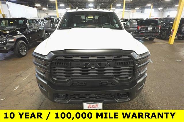 2026 RAM Ram 3500 Chassis Cab RAM 3500 TRADESMAN CREW CAB CHASSIS 4X4 60 CA 2026 RAM Ram 3500 Chassis Cab RAM 3500 TRADESMAN CREW CAB CHASSIS 4X4 60 CA