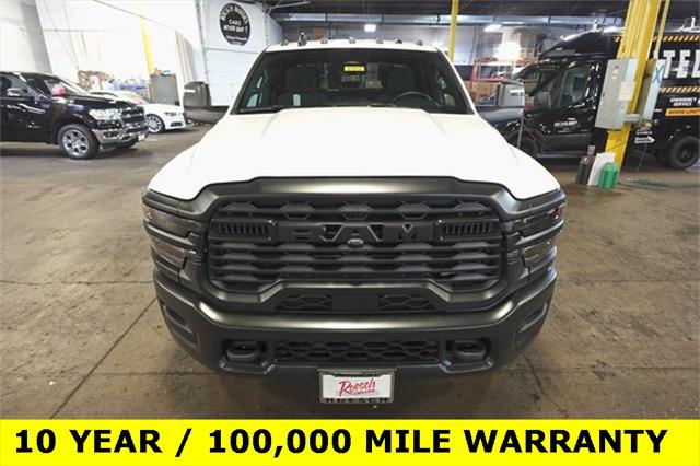 2026 RAM Ram 3500 Chassis Cab RAM 3500 TRADESMAN CREW CAB CHASSIS 4X4 60 CA 2026 RAM Ram 3500 Chassis Cab RAM 3500 TRADESMAN CREW CAB CHASSIS 4X4 60 CA