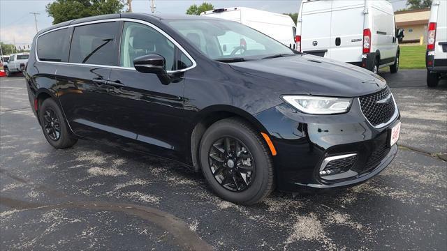 2024 Chrysler Pacifica Touring L 2024 Chrysler Pacifica Touring L