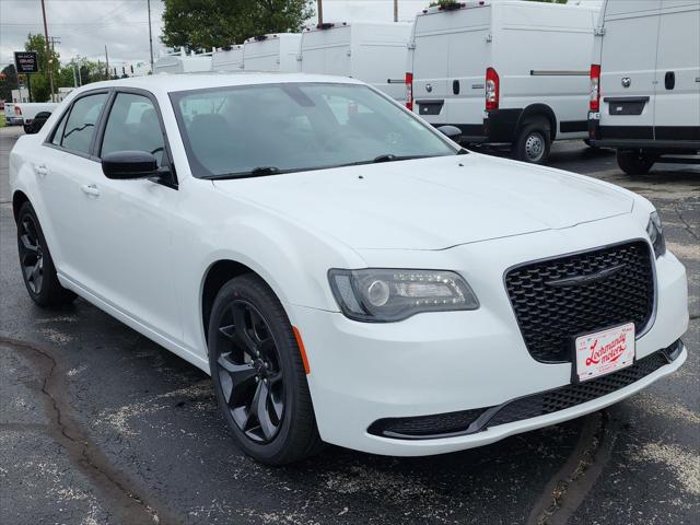 2023 Chrysler 300 Touring 2023 Chrysler 300 Touring
