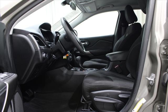 2020 Jeep Cherokee Latitude FWD 2020 Jeep Cherokee Latitude FWD