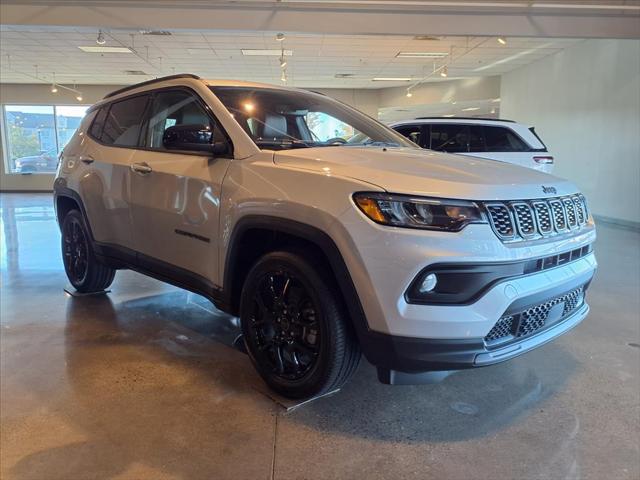 2025 Jeep Compass COMPASS LATITUDE 4X4