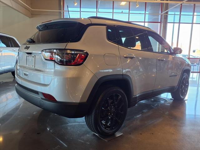 2025 Jeep Compass COMPASS LATITUDE 4X4