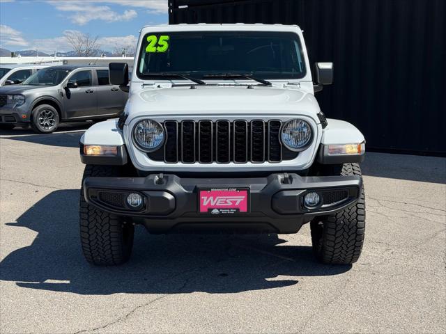 2025 Jeep Gladiator GLADIATOR NIGHTHAWK 4X4
