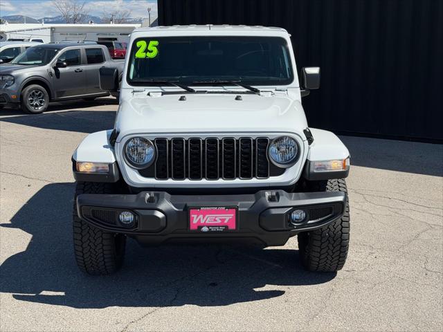 2025 Jeep Gladiator GLADIATOR NIGHTHAWK 4X4