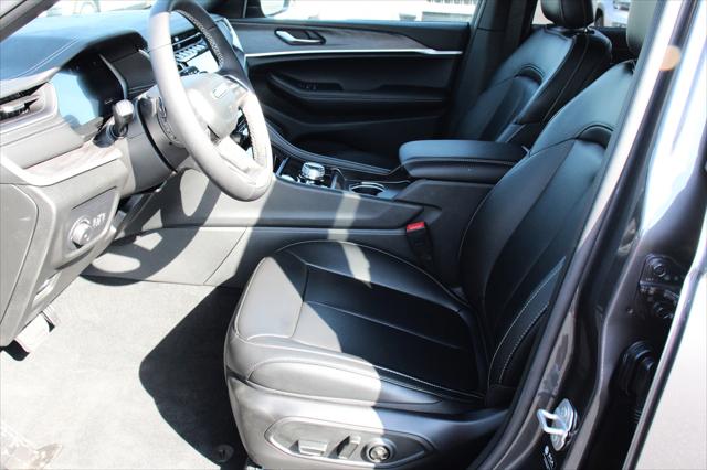 2025 Jeep Grand Cherokee GRAND CHEROKEE L LIMITED 4X4 2025 Jeep Grand Cherokee GRAND CHEROKEE L LIMITED 4X4