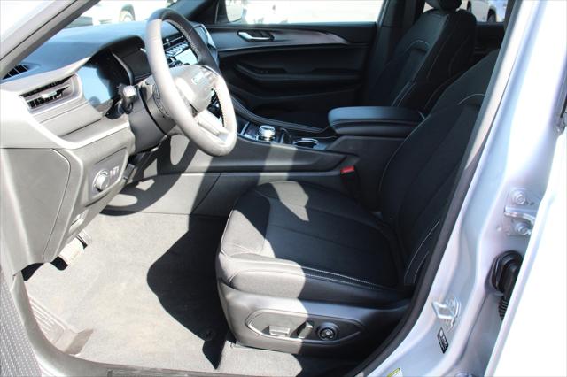 2025 Jeep Grand Cherokee GRAND CHEROKEE L LAREDO X 4X4 2025 Jeep Grand Cherokee GRAND CHEROKEE L LAREDO X 4X4