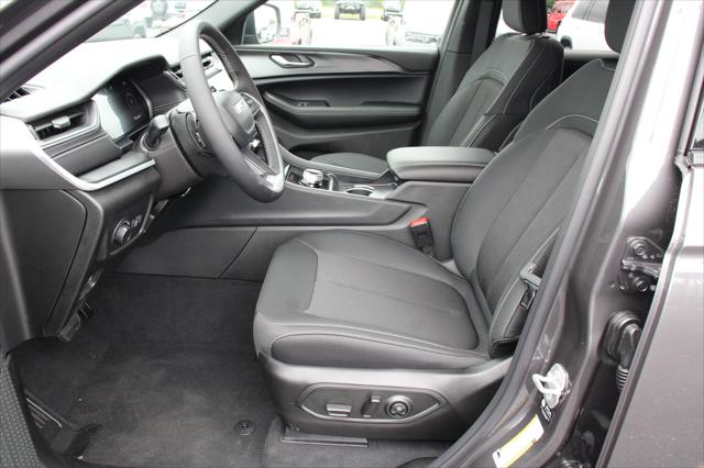 2025 Jeep Grand Cherokee GRAND CHEROKEE LAREDO X 4X4 2025 Jeep Grand Cherokee GRAND CHEROKEE LAREDO X 4X4