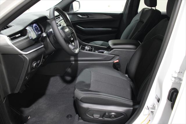 2025 Jeep Grand Cherokee GRAND CHEROKEE LAREDO X 4X4 2025 Jeep Grand Cherokee GRAND CHEROKEE LAREDO X 4X4