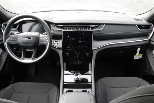 2025 Jeep Grand Cherokee GRAND CHEROKEE L LAREDO X 4X2