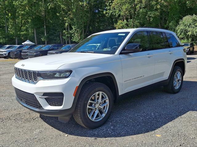 2025 Jeep Grand Cherokee GRAND CHEROKEE LAREDO X 4X4