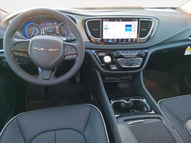 2025 Chrysler Pacifica PACIFICA LIMITED