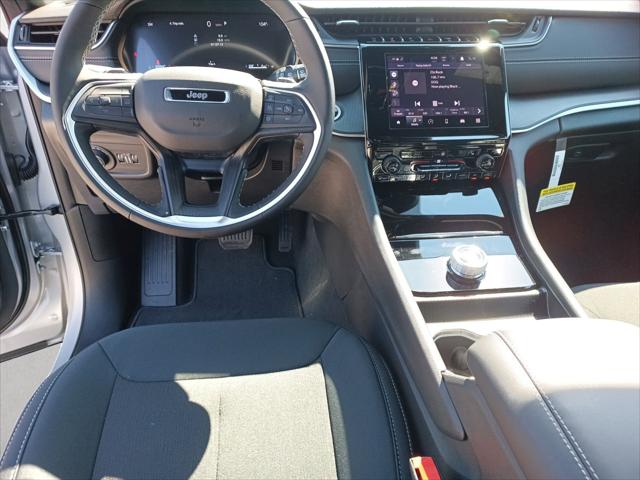 2025 Jeep Grand Cherokee GRAND CHEROKEE LAREDO X 4X2