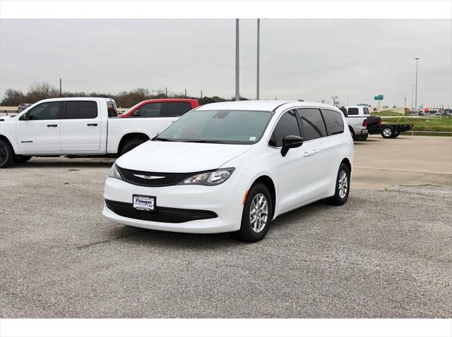 2025 Chrysler Voyager VOYAGER LX