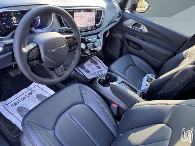 2024 Chrysler Pacifica Hybrid PACIFICA PLUG-IN HYBRID S APPEARANCE