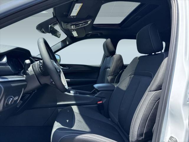 2025 Jeep Grand Cherokee GRAND CHEROKEE L LAREDO X 4X4