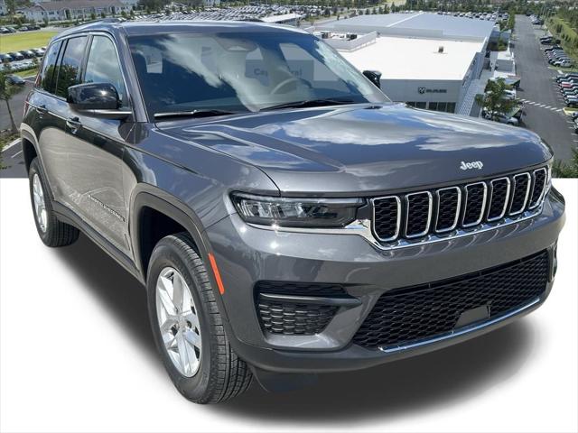 2025 Jeep Grand Cherokee GRAND CHEROKEE LAREDO X 4X4