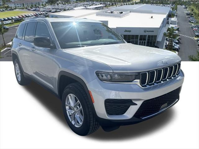 2025 Jeep Grand Cherokee GRAND CHEROKEE LAREDO X 4X4