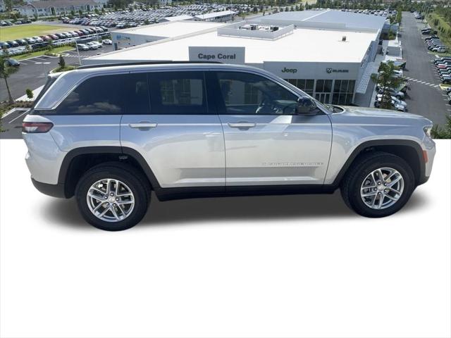 2025 Jeep Grand Cherokee GRAND CHEROKEE LAREDO X 4X4