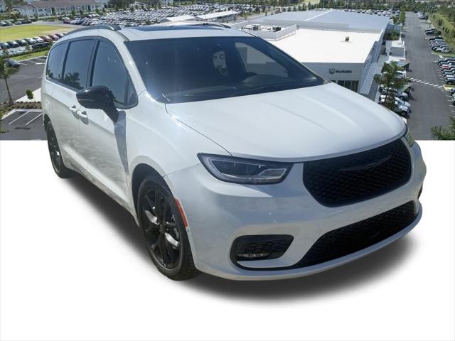 2025 Chrysler Pacifica PACIFICA LIMITED