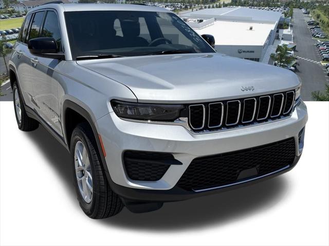 2025 Jeep Grand Cherokee GRAND CHEROKEE LAREDO X 4X2