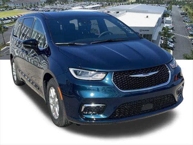 2025 Chrysler Pacifica PACIFICA SELECT
