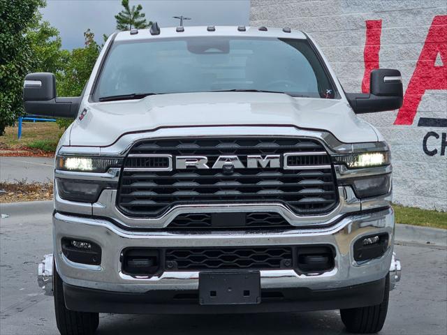 2025 RAM Ram 3500 Chassis Cab RAM 3500 TRADESMAN CREW CAB CHASSIS 4X4 60 CA