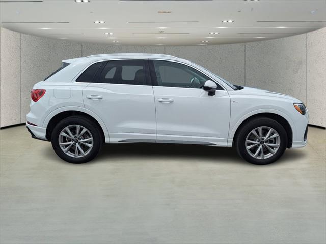 2022 Audi Q3 Premium 45 TFSI S line quattro Tiptronic 2022 Audi Q3 Premium 45 TFSI S line quattro Tiptronic