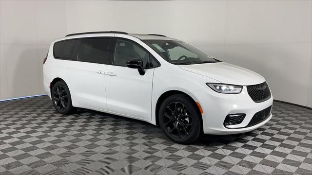 2025 Chrysler Pacifica PACIFICA LIMITED