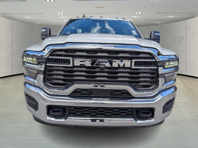 2026 RAM Ram 3500 Chassis Cab RAM 3500 TRADESMAN CREW CAB CHASSIS 4X4 60 CA 2026 RAM Ram 3500 Chassis Cab RAM 3500 TRADESMAN CREW CAB CHASSIS 4X4 60 CA