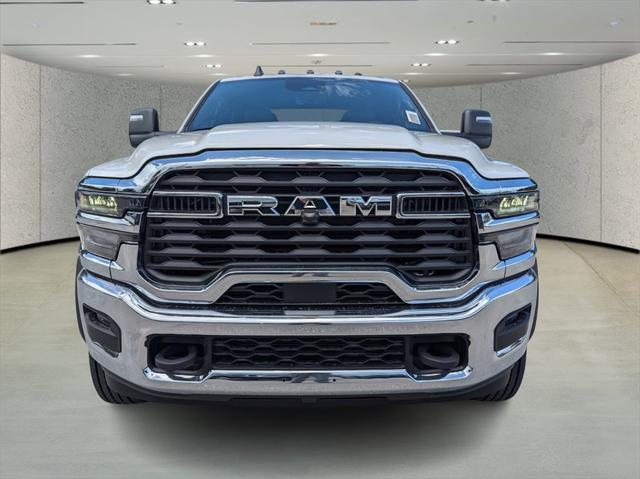 2025 RAM Ram 5500 Chassis Cab RAM 5500 TRADESMAN CHASSIS CREW CAB 4X4 84 CA 2025 RAM Ram 5500 Chassis Cab RAM 5500 TRADESMAN CHASSIS CREW CAB 4X4 84 CA