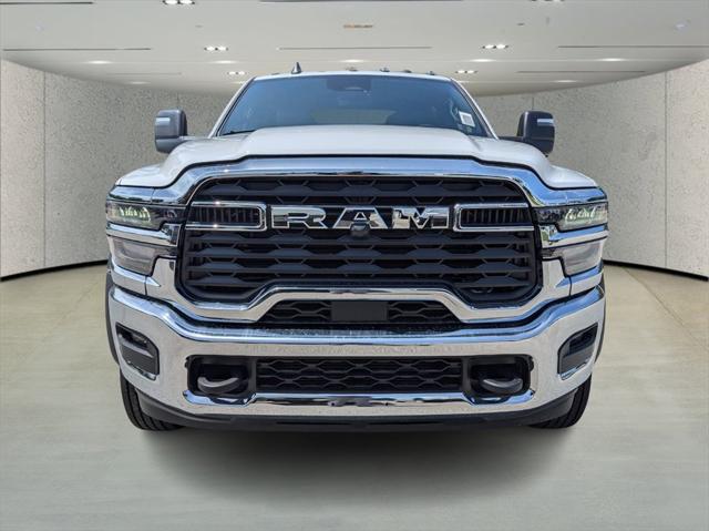 2025 RAM Ram 5500 Chassis Cab RAM 5500 TRADESMAN CHASSIS CREW CAB 4X4 84 CA