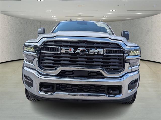 2025 RAM Ram 5500 Chassis Cab RAM 5500 TRADESMAN CHASSIS CREW CAB 4X4 84 CA 2025 RAM Ram 5500 Chassis Cab RAM 5500 TRADESMAN CHASSIS CREW CAB 4X4 84 CA