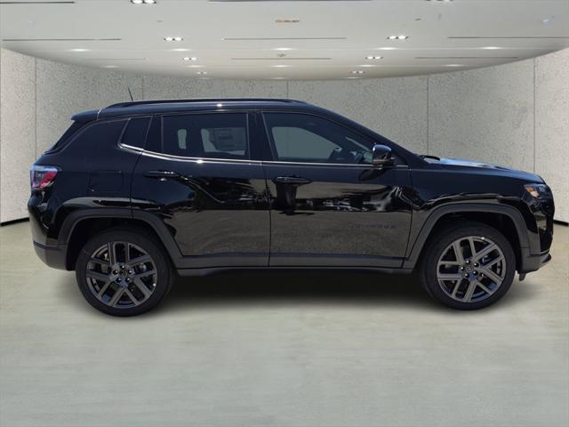 2025 Jeep Compass COMPASS LIMITED 4X4