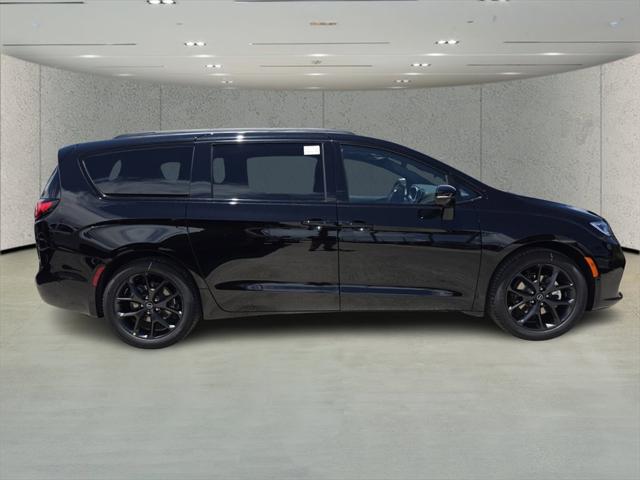 2025 Chrysler Pacifica PACIFICA LIMITED