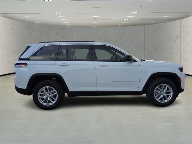 2025 Jeep Grand Cherokee GRAND CHEROKEE LAREDO X 4X2